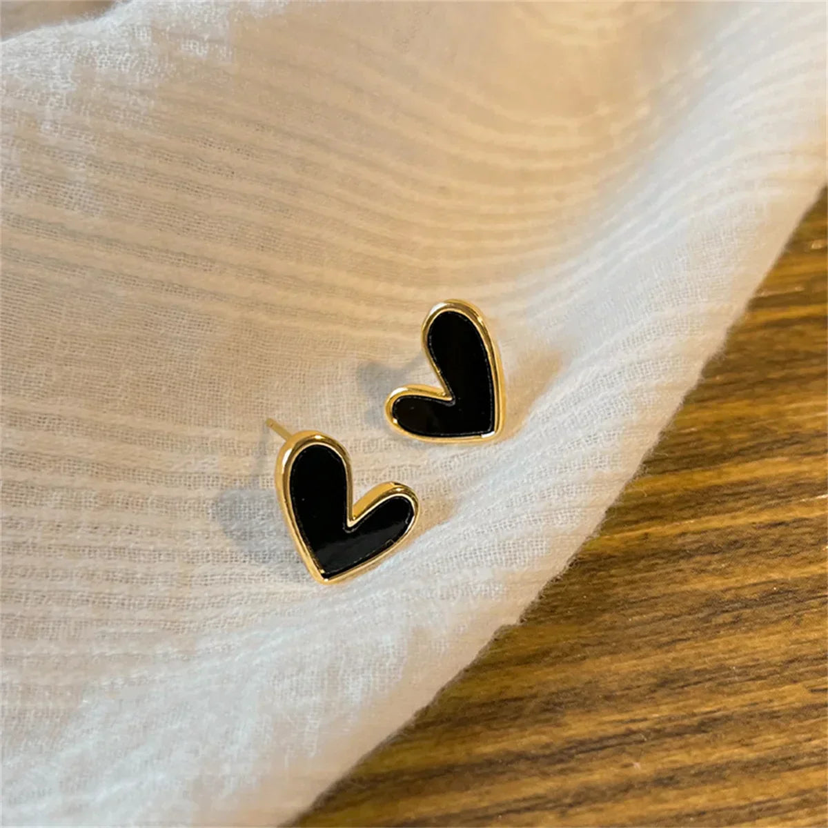 New Korean Sweet Cute Heart Stud Earrings for Women