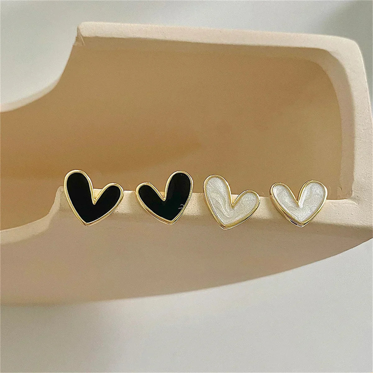 New Korean Sweet Cute Heart Stud Earrings for Women
